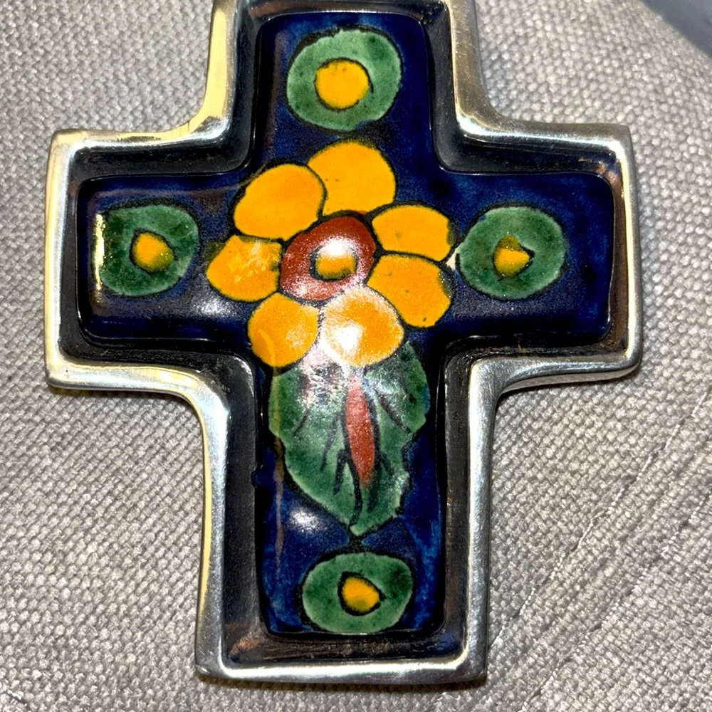 Talavera Mexico Folk Art Metal CROSS Frame With Ceramic Hand Painted CrossTile - Picture 2 of 7